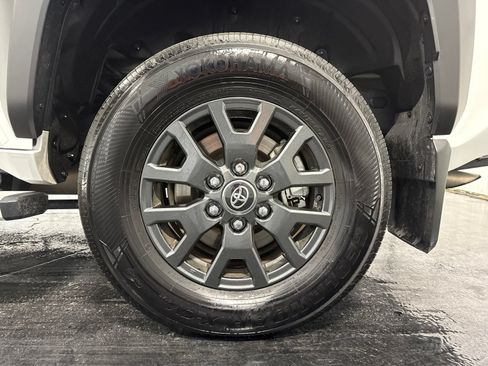 Used 2025 Toyota 4Runner SR5 AWD/4WD image 7