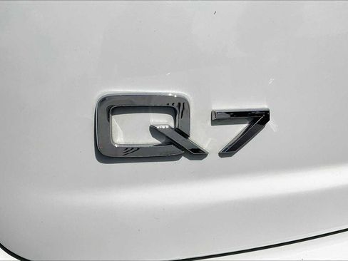 Used 2018 Audi Q7 3.0T Premium Plus image 30