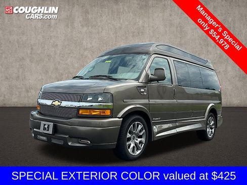 Used 2023 Chevrolet Express 2500 RWD image 4