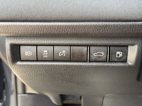 Used 2025 Toyota Camry LE image 25