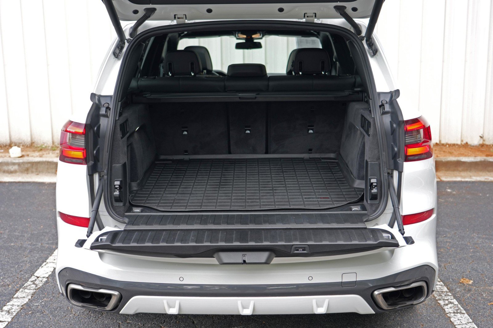 Used 2020 BMW X5 M50i AWD/4WD image 11