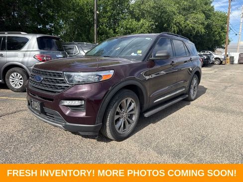 Used 2023 Ford Explorer XLT w/ Equipment Group 202A RWD image 5