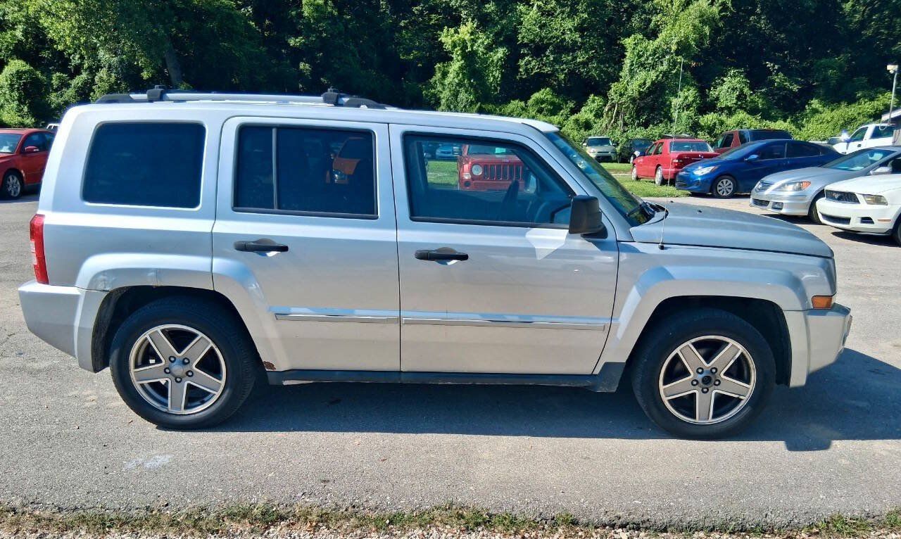 Used 2007 Jeep Patriot Limited w/ Driver Convenience Group FWD image 3