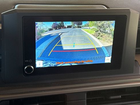 Used 2025 Toyota 4Runner SR5 AWD/4WD image 19