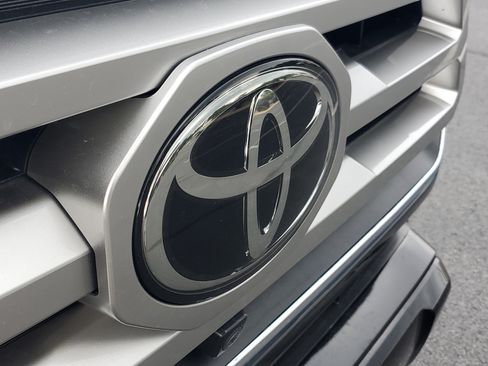 Certified 2023 Toyota Tacoma Limited AWD/4WD image 7