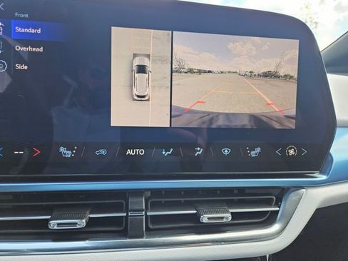 Used 2025 Chevrolet Equinox EV LT FWD image 13