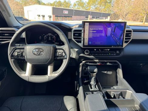 Used 2024 Toyota Tundra Limited image 21