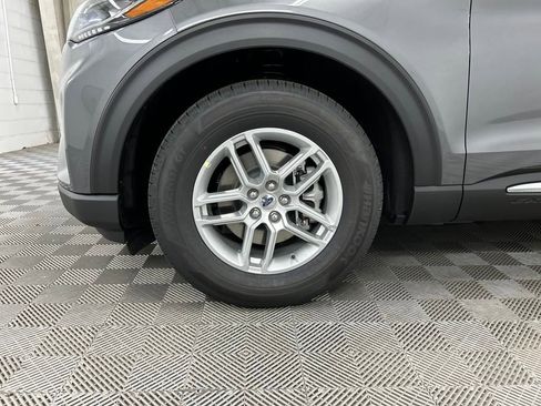 New 2025 Ford Explorer Active w/ Active Comfort Package image 13
