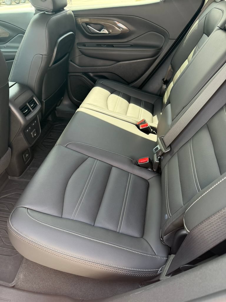 Used 2024 GMC Terrain Denali w/ Denali Premium Package AWD/4WD image 22