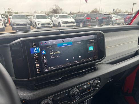 Used 2025 Jeep Wrangler Sport S image 20