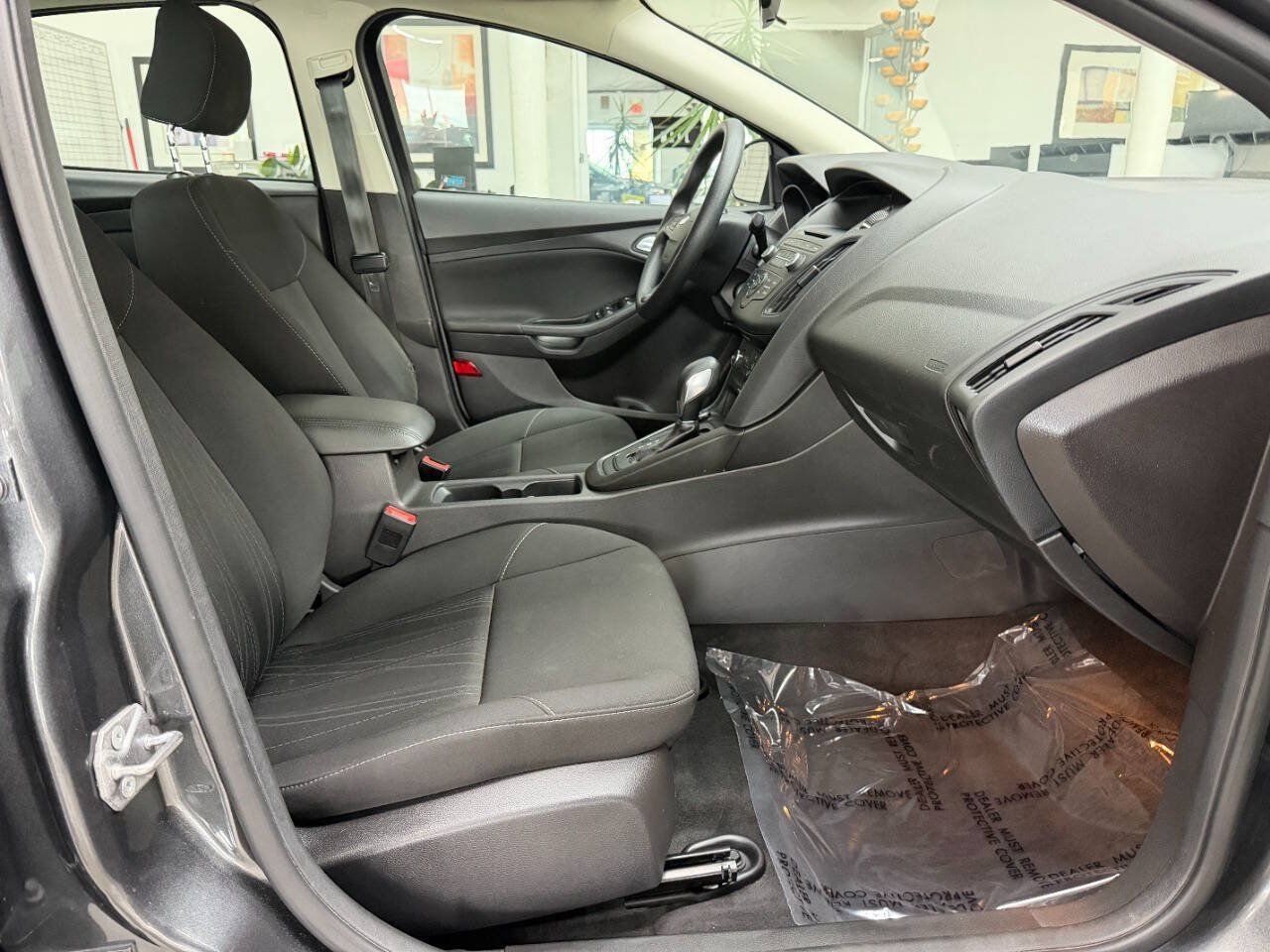 Used 2017 Ford Focus SE FWD image 17