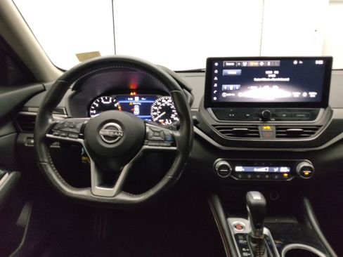 Used 2023 Nissan Altima 2.0 SR FWD image 22