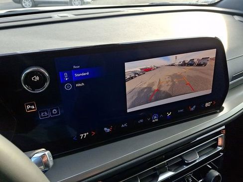 New 2026 Chevrolet Traverse LT image 14