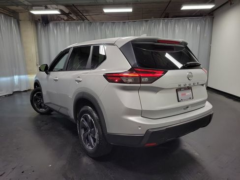 Used 2025 Nissan Rogue SV FWD image 6