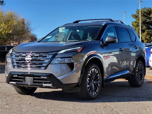 Used 2026 Nissan Rogue Platinum w/ Platinum Premium Package image 4