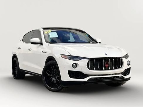 Used 2018 Maserati Levante AWD/4WD image 3