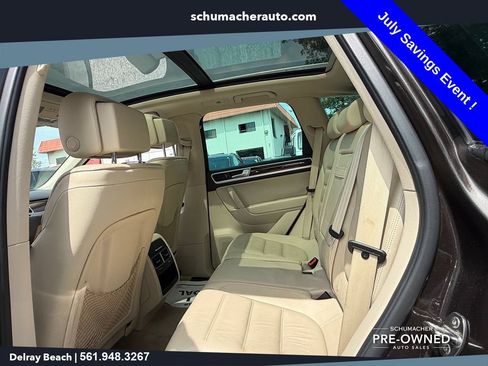 Used 2016 Volkswagen Touareg Sport AWD/4WD image 12