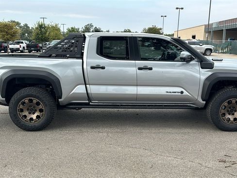New 2025 Toyota Tacoma Trailhunter image 10
