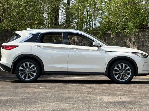 Used 2022 INFINITI QX50 Luxe AWD/4WD image 3