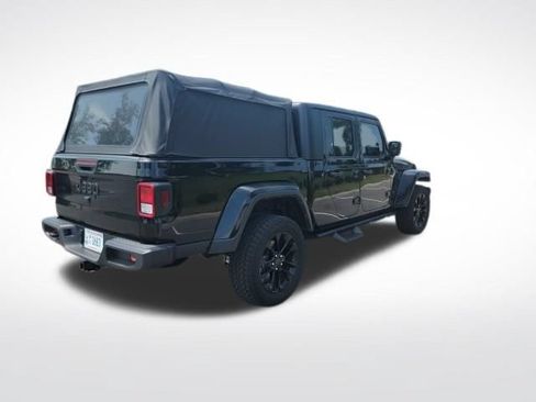 Used 2024 Jeep Gladiator Sport AWD/4WD image 7