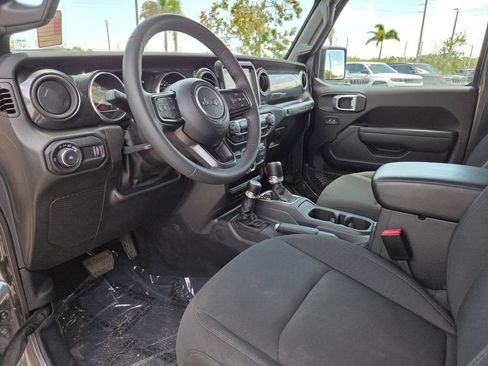 Used 2023 Jeep Wrangler Unlimited Sport AWD/4WD image 29