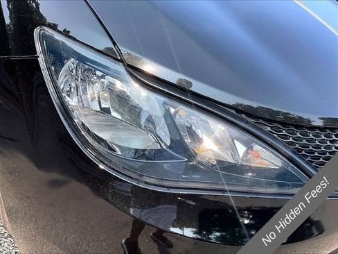Used 2024 Chrysler Voyager LX FWD image 22