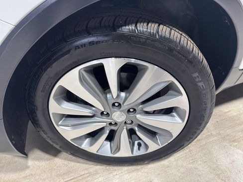 Used 2018 Buick Encore Preferred image 2