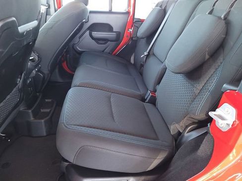 Certified 2025 Jeep Wrangler Unlimited Rubicon 4xe image 18