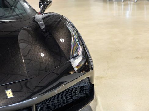 Used 2019 Ferrari 488 GTB RWD image 10