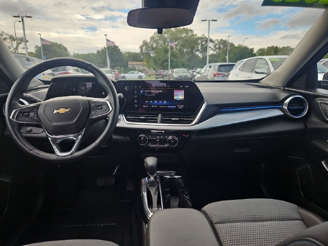 Used 2025 Chevrolet Trax LT w/ Driver Confidence Package FWD image 13