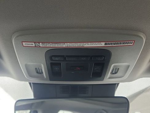 Used 2025 Toyota Camry XLE image 19