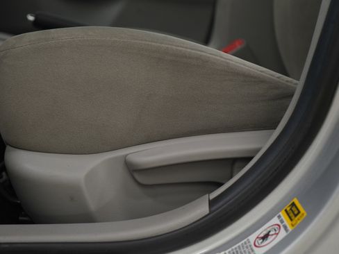 Used 2012 Toyota Corolla LE image 21