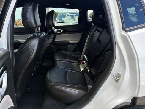 Used 2025 Jeep Compass Limited image 27