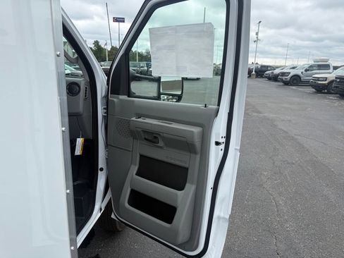 New 2027 Ford E-450 and Econoline 450 Super Duty w/ Power Equipment Group RWD image 49