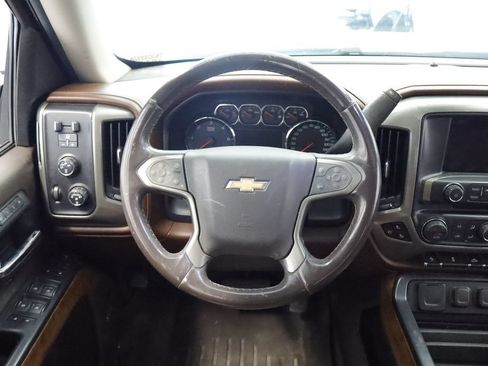 Used 2015 Chevrolet Silverado 1500 High Country w/ High Country Premium Package AWD/4WD image 17