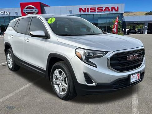 Used 2018 GMC Terrain SLE image 1