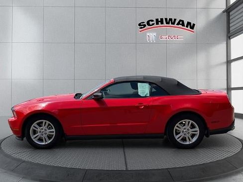 Used 2012 Ford Mustang Convertible RWD image 7