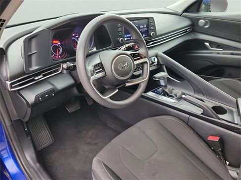 Used 2021 Hyundai Elantra SEL image 14