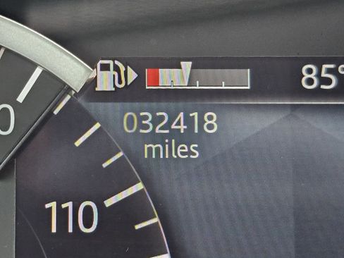 Used 2023 Land Rover Range Rover Evoque S image 32