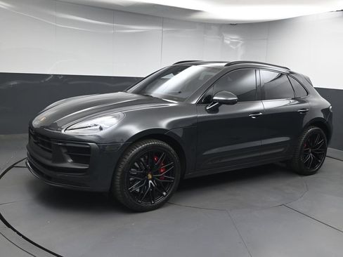 Certified 2024 Porsche Macan GTS image 1