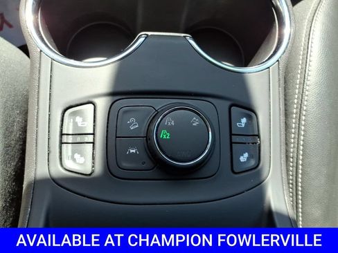 Used 2024 GMC Terrain SLT AWD/4WD image 29