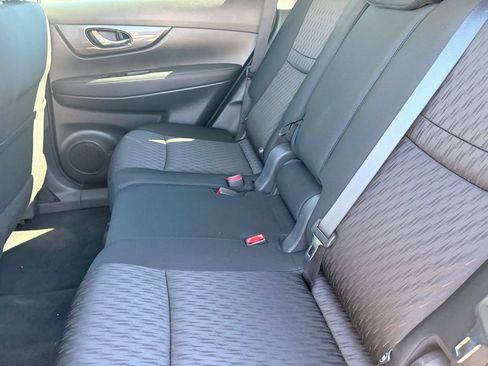 Used 2018 Nissan Rogue S FWD image 14