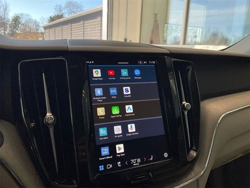 Certified 2024 Volvo XC60 B5 Plus image 21