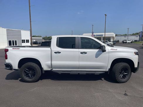 Used 2019 Chevrolet Silverado 1500 LT Trail Boss AWD/4WD image 2