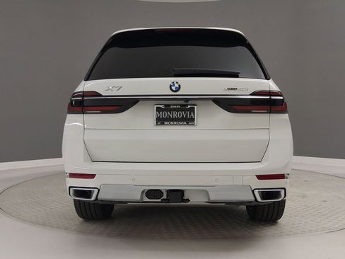 New 2026 BMW X7 xDrive40i w/ Climate Comfort Package image 8