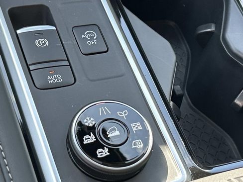 New 2026 Nissan Pathfinder SL w/ SL Premium Package AWD/4WD image 33