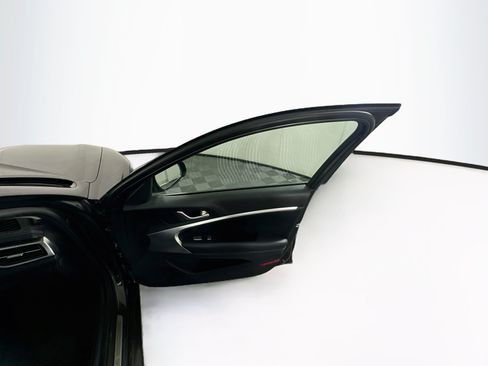 Used 2026 Genesis G70 2.5T RWD image 31