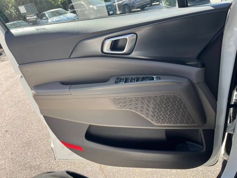 Used 2026 Kia Carnival FWD image 18