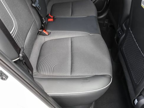 Certified 2025 Hyundai Venue Limited FWD image 35