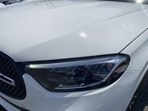 Certified 2025 Mercedes-Benz GLC 300 4MATIC image 19